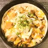 チーズ煮込み丼（DONBURI HAPINES TORIYAMA ★どんぶり ハピネス 鳥やま 東十条鳥やま店）