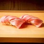 本鮪 大トロ握り(2貫)（笠川水産）