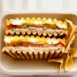 ツナサラダとエッグのプレスホットサンド（sandelica）