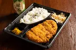 サクサクロースカツ弁当(神保町 餃子小龍包)