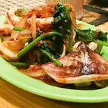 真イカのサンバルソース炒め sambal squid（マレーシア屋台料理 ちりばり 五反田本店）