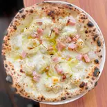 【子供人気】ふわふわじゃがマヨピザ(おひとりさまピザ専門店 ピッツァフォルトゥーナ pizza fritta&pizza pizza fortuna)
