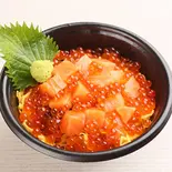 サーモンといくらの親子丼（まるべん）