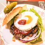 月見バーガー(M.C.Aven)
