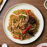 チャプチェ / Japchae / 잡채（韓国料理＆生サムギョプサル ビビサム 池袋東口店）