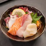 旬のミニお刺身盛り（白金水産 アドホック新宿）
