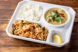 【人気タイ飯】パッタイ＆グリーンカレーセット Pad Thai and Green Curry Set（THAIND(タインド)|ガパオ・タイ料理＆本格インドカレー）
