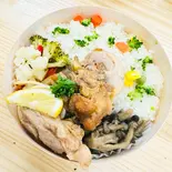鶏ももステーキ野菜のブイヨンピラフ 照り焼きソース弁当（LE a Table）