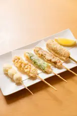 鶏の串天5種盛り（京うどんの店 夢吟坊 三宿本店）