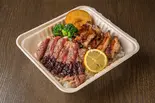 スモークチキン＆ビーフステーキ弁当（THE PUBLIC RED AKASAKA (ザ・パブリック・レッド・アカサカ)）
