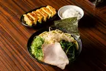 野菜3点盛ラーメン ライス、背脂生姜餃子セット（百麺 中目黒店）