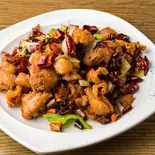 辣子鸡 (四川風鶏肉炒め)（中華料理 阿里香）