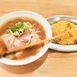 とんこつ醤油と半チャーハンセット（麺や舞心(まいこ) 上新庄店）