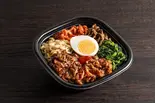 炭火たれ焼肉 牛カルビのビビンバ丼(焼肉屋が本気で作る 肉盛り弁当専門店 萬牛Express 元住吉店)