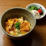 カツ丼 ミニポテトサラダ付き（居酒屋よあけ）