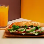 えびアボカドバインミージュースセット  Shrimp Avocado Banh Mi Juice Set（バインミーシンチャオ 神戸店）
