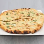 ミックスチーズナン Mix Cheese Nan(インドネパールレストランアムル)