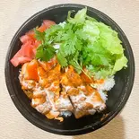タンドリーチキンオーバーライス パクチー乗せ 【Tandori Chicken Over Rice with Coriander】(チキンオーバーライス&丼日吉店 【DS OVER RICE & BOWL】)