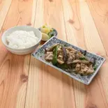 なすぴー肉炒め定食（ファミリー亭）