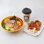 野菜入りマーラータン 韓国チキン タピオカセット(蔬菜麻辣烫炸鸡奶茶套餐)（好美味麻辣湯 四谷店）