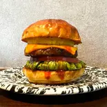 シラチャーパイナップルチーズバーガー（BURGER CAMPBOYA）
