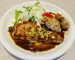 トンテキとからあげセット（洋食屋ハル）