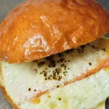 月見バーガー（Bakery＆CafeGalleryHARU）