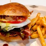 【常連さんに人気！】BJC Burger ベーコンハラペーニョチーズバーガー（W＆B Delicious Service）