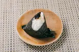ツナマヨもずく海苔おむすび（おむすび cafe ＆ dining micro-cafe）