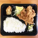 鳥の唐揚げ弁当（中国家庭料理 佳成）