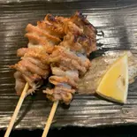 鶏皮【塩】2本(大阪やきとり亭 北巽店)