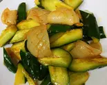 イカと胡瓜の辛味和え（中国家庭料理 佳成）