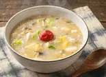302kcal 美肌・抗老化粥(アンチエイジング)(絹豆腐・枝豆・くるみ・鶏肉・さば水煮・まいたけ・ブロッコリー・さつまいもなど)  梅干付（風邪・胃腸炎の回復に お粥小屋 健康お粥専門店）