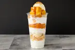 マンゴーミルクアイスパフェ(600ml)Mango Milk Ice Parfait（パフェBar「YORUYORU」 南6条西）