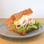 むぅサンド「ハムたまチーズ」（むうや）