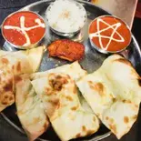 チキンティッカダブルカレーセット(ナン)/ Chicken tikka double curry set (naan)（【ドバイ5ッ星ホテル出身シェフの店】インドネパール料理ダイニングバー ジョティ）