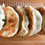 焼き餃子 (6個入り)（中国飯店 百嘉園）
