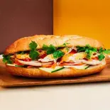 目玉焼きバインミー Fried Egg Banh Mi(バインミーシンチャオ西巣鴨店)