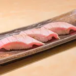 本鮪炙りトロ【3貫】（阿部寿司 広尾本店）