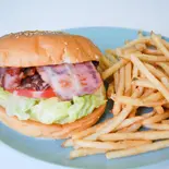ベーコンチーズバーガー【フライドポテト付き】（Over Drive Burger）