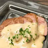 ラムもも肉 ポルチーニクリームソース（FavGIN）