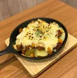 【人気No.1！】 チリコンカンポテト | Chili Con Carne Potatoes（【カレー＆タコライスが人気】cafe＆dining ONE）