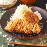 宮城県蔵王産ミルクのクリームコロッケと三元豚ロースカツ弁当（揚げたてかつ TAKUMI 大橋店）