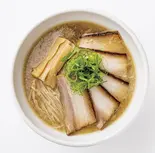 京都屋台味 醤油チャーシュー麺（よってこや新宿南口店）