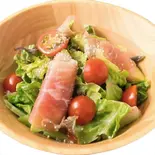 生ハムサラダ（旨辛タンタンメン 入丹(いりか)|横浜スタイル、金家の烈火スープ 杉並店）