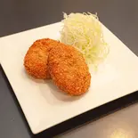 肉じゃがコロッケ2個(「食と酒」居酒屋かるだん)