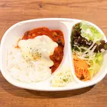 トマトチーズバーグ(カフェ ミニヨン)