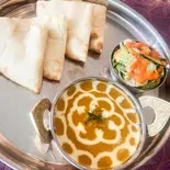 当店人気NO.1【選べるカレー】チーズナンセット(cheese nan set)single（インドレストラン＆バー ラナ 大阪公立大学前店）