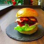 ベーコンレタスバーガー（ラーゴディチェーロパルコ）