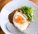 ドライカレー目玉焼きトッピング(バンザイウタゲ)